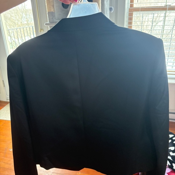 Blazer - Picture 4 of 5